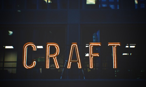 Craft beer in a glass overlooking a city skyline - Craft beer Chicago Craft beer in a glass overlooking a city skyline - Craft beer Chicago