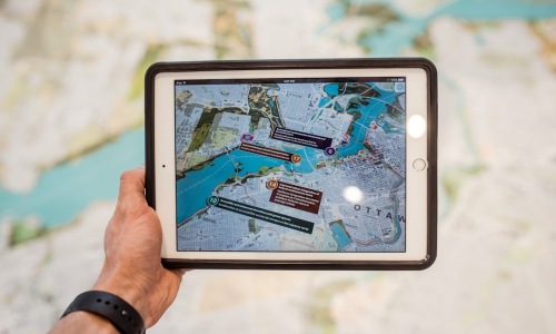 3D apartment virtual tour on tablet - 3d apartments