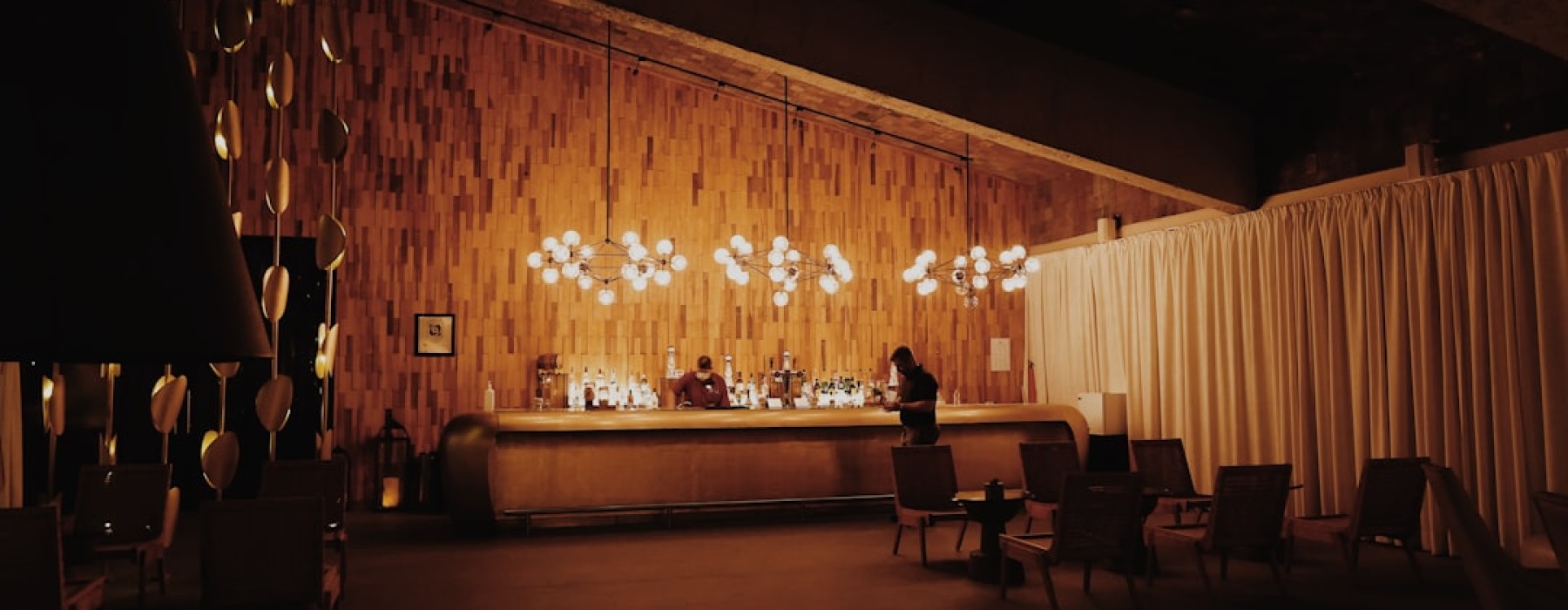 bar interior Gold Coast Chicago - bar near me